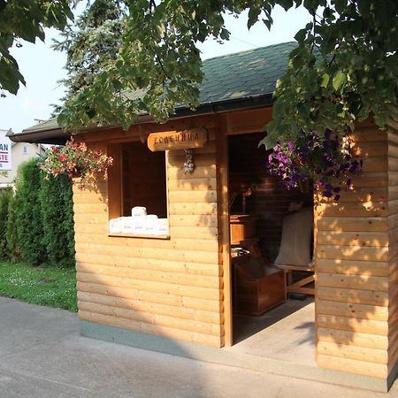 Hotel Mk, Plavi Restoran, Лозница Екстер'єр фото